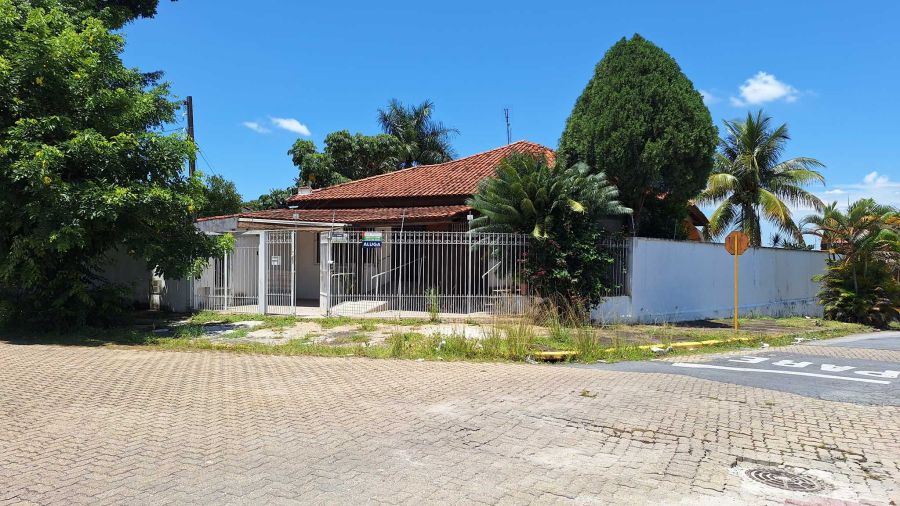 Casa Alto Padr�o - Aluguel - Parque Mondesir - Lorena - SP