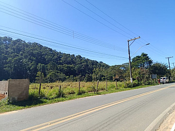 PARCIALMENTE MURADO