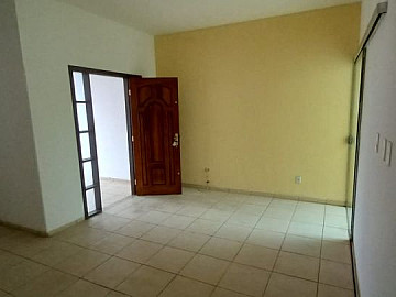 110m� CONSTRU�DOS | GARAGEM COBERTA 1 AUTOM�VEL