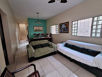 SOBRADO COM PONTO DE COM�RCIO, CAMPO DO GALV�O, GUARATINGUET