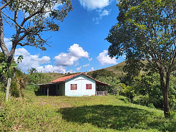 NASCENTE/C�RREGO, ENTRE CUNHA/SILVEIRAS, 500M DO CAL�AMENTO