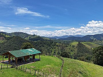 VISTA PANOR�MICA 300�, ISOLADO, 1KM DA CIDADE, �TIMO ACESSO