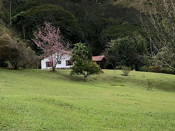 SEDE, 3 CASAS, NASCENTES, RIOS E 7 CACHOEIRAS, REPRESA, LAGO